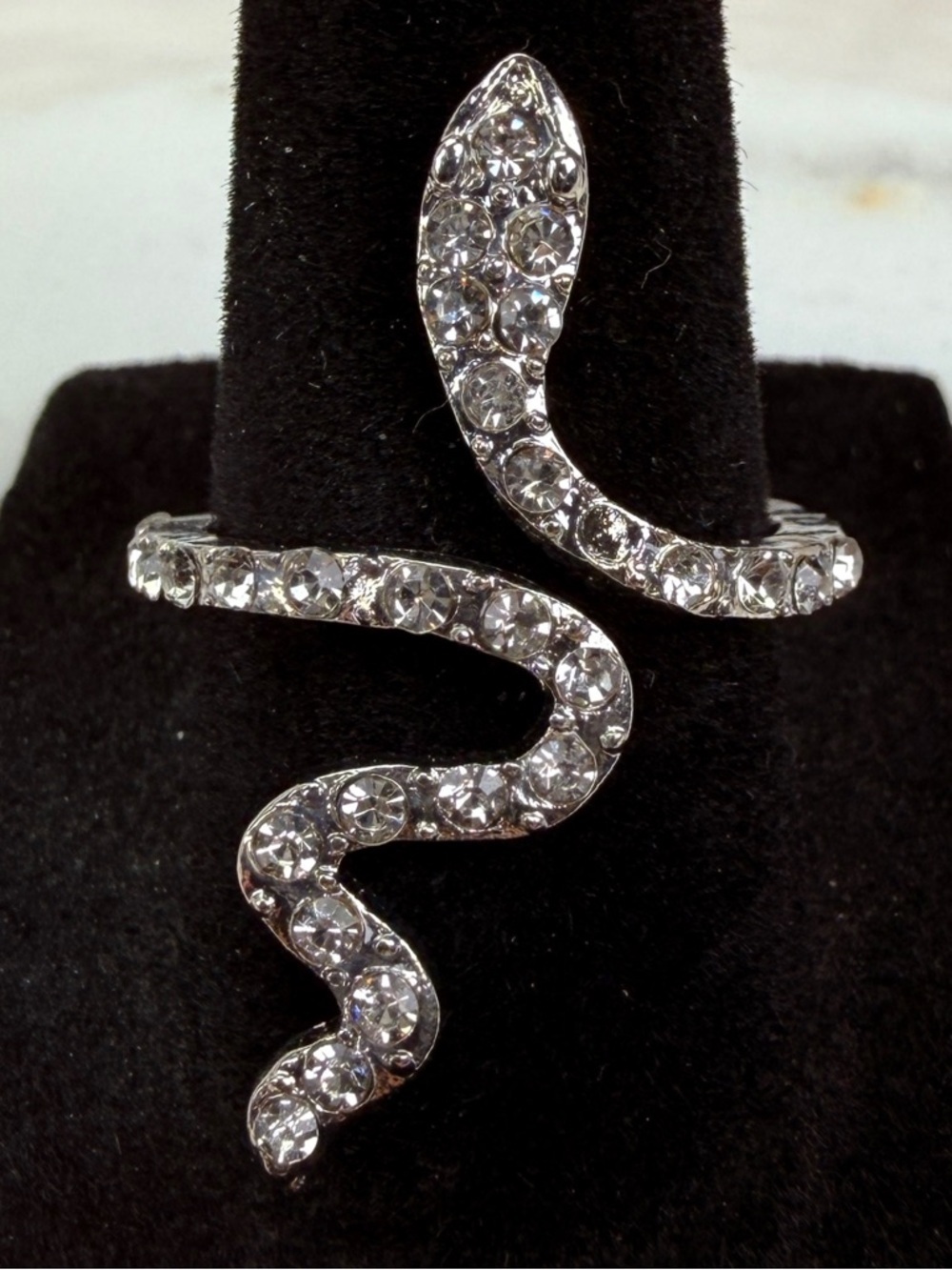 Silvertone Bling Snake Band Ring sz 7.5
